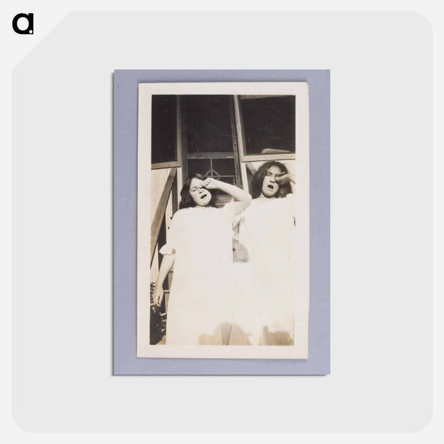 アートポストカード-Two Girls on Porch Steps Yawning
 - セントルイス美術館 Postcard.
