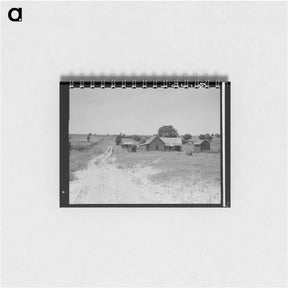 アートメモ帳-Worn-out land and abandoned cabins near Newport, Oklahoma - ドロテア ラング Memo.