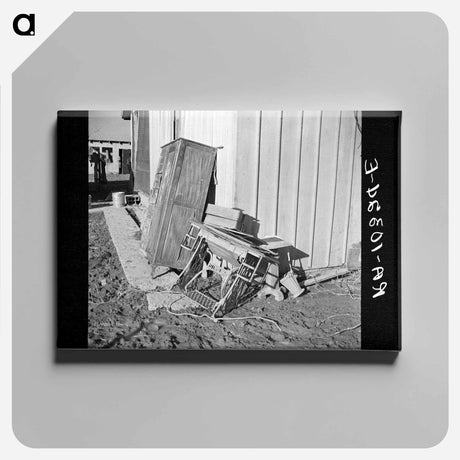 アートパネル-Flood Damaged Furniture
 - ラッセル リー Canvas.