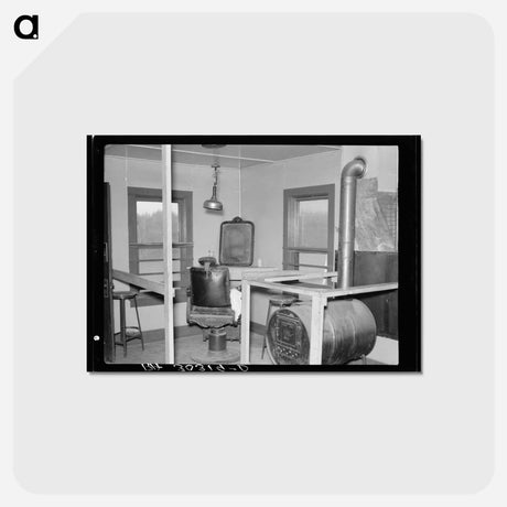 アートポストカード-Barber Shop in a Saloon
 - ラッセル リー Postcard.