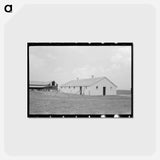 アートポストカード-Dairy Barns, Lake Dick Project
 - ラッセル リー Postcard.
