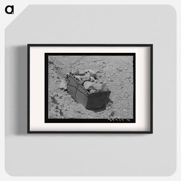 Old Ore Bucket, Pinos Altos
 - ラッセル リー Poster.