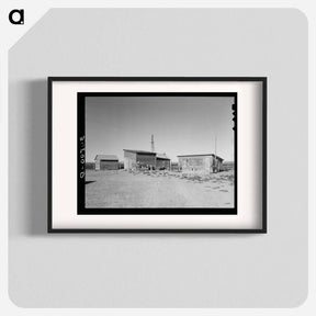 アートポスター-Farm Buildings, North Dakota
 - ラッセル リー Poster.