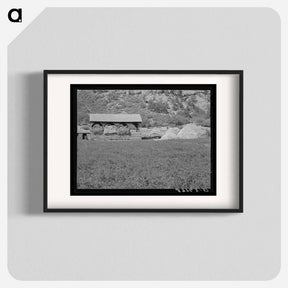 アートポスター-Alfalfa Field and Hay Barn
 - ラッセル リー Poster.