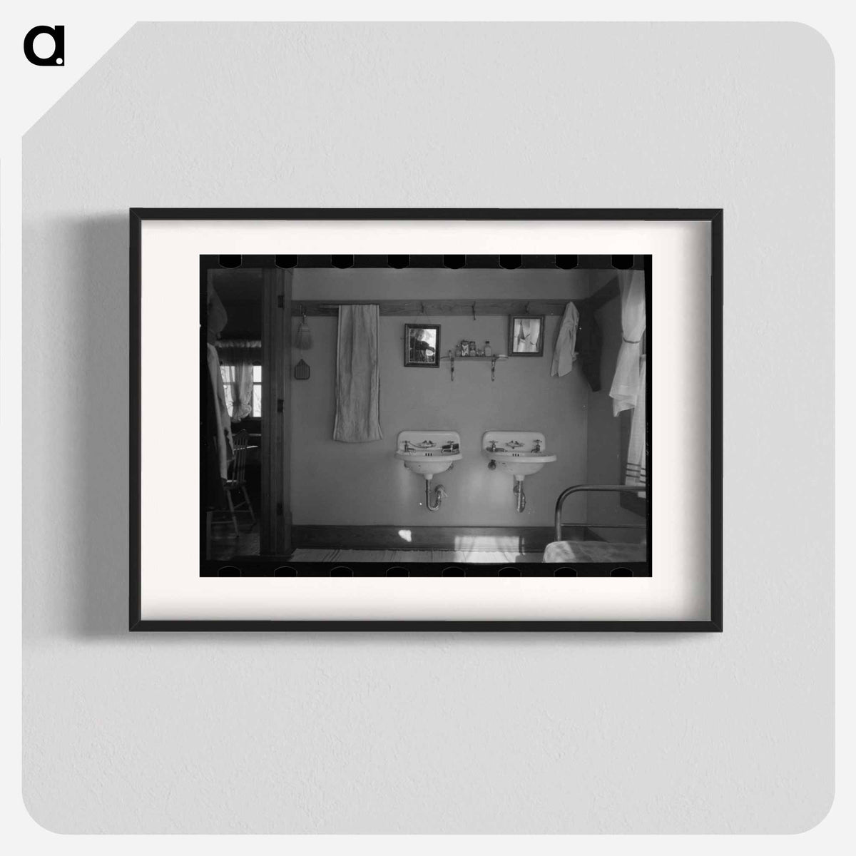Russell Lee(ラッセル リー)のRustan Brothers' Farmhouse Washroom - ラッセル リー ...