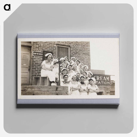 アートパネル-Women in White Uniforms
 - セントルイス美術館 Canvas.