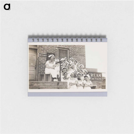 アートメモ帳-Women in White Uniforms
 - セントルイス美術館 Memo.