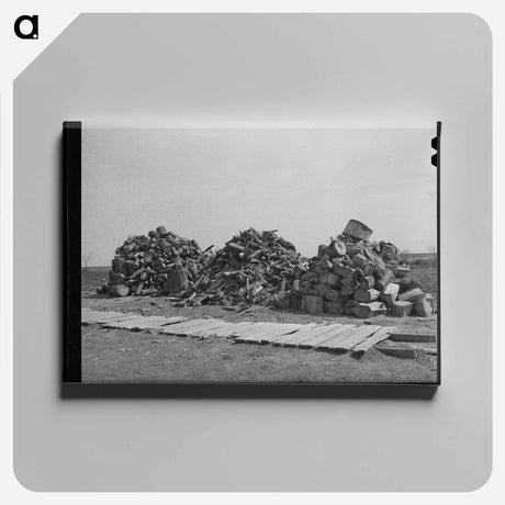 アートパネル-Woodpile on Farmstead
 - ラッセル リー Canvas.