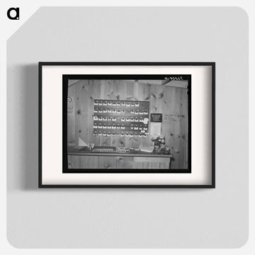 Tourist Court Keys and Desk
 - ラッセル リー Poster.