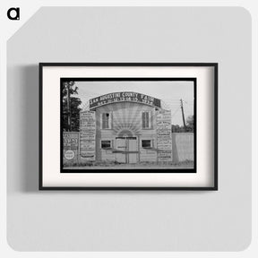 アートポスター-San Augustine County Fair Entrance
- ラッセル リー Poster.