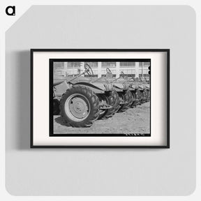 アートポスター-Tractors at Farm Equipment Warehouse, Oklahoma City
 - ラッセル リー Poster.