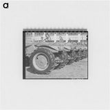 アートメモ帳-Tractors at Farm Equipment Warehouse, Oklahoma City
 - ラッセル リー Memo.