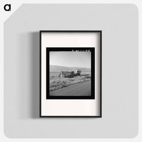 アートポスター-Transient potato workers camping along the highway. Near Shafter, California. - ドロテア ラング Poster.