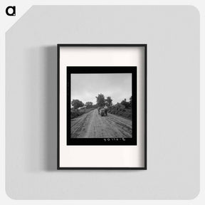 アートポスター-Mr. Taylor and wage laborer slide the tobacco to barn from the field, about quarter of a mile. Granville County, North Carolina. Sourced from the Library of Congress. - ドロテア ラング Poster.