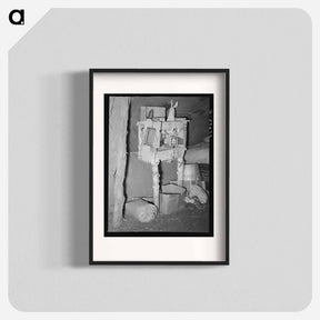 アートポスター-Improvised Medicine Cabinet in Tent Home
 - ラッセル リー Poster.