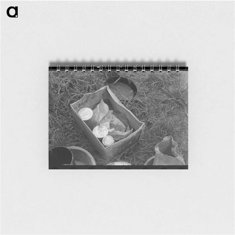 アートメモ帳-Migrant Family's Victuals and Frying Pan
 - ラッセル リー Memo.