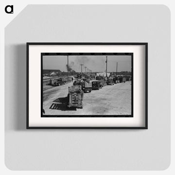 Lineup of Trucks Waiting to Be Unloaded at Stockyard, San Angelo, Texas
 - ラッセル リー Poster.