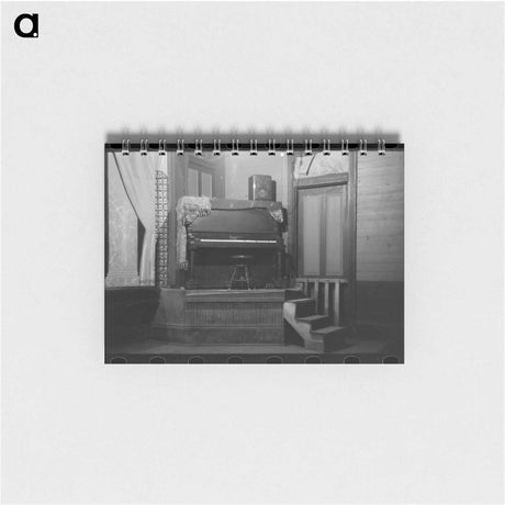 アートメモ帳-Piano on Platform in Auditorium, New Iberia, Louisiana
 - ラッセル リー Memo.