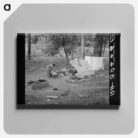 アートパネル-Indian Woman Washing Clothes, Blueberry Camp, Littlefork, Minnesota
 - ラッセル リー Canvas.
