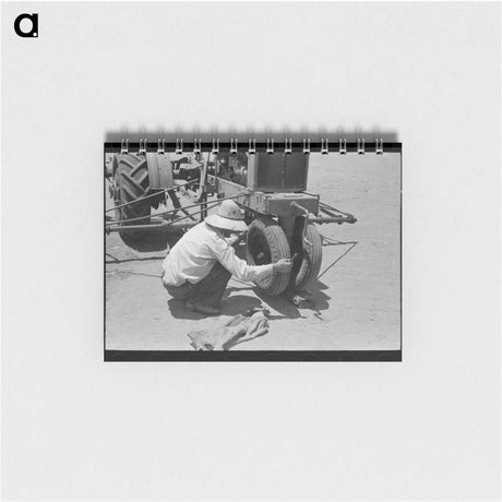 アートメモ帳-Day Laborer Examining Tractor Wheel Bearing
 - ラッセル リー Memo.