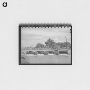 アートメモ帳-Main Irrigation Canal and Gates, Maricopa County, Arizona
 - ラッセル リー Memo.