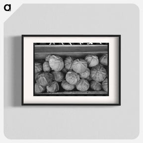 アートポスター-Cabbages at Roadside Stand Near Greenfield, Massachusetts
 - ラッセル リー Poster.