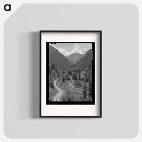 アートポスター-Mountain Stream and Road, Ouray County, Colorado
 - ラッセル リー Poster.