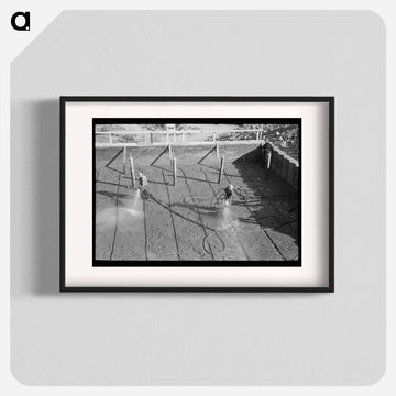 Wetting Down Freshly-Poured Concrete, Shasta Dam, Shasta County, California
 - ラッセル リー Poster.