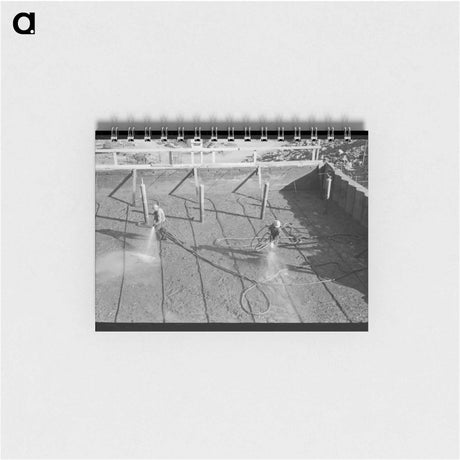 アートメモ帳-Wetting Down Freshly-Poured Concrete, Shasta Dam, Shasta County, California
 - ラッセル リー Memo.