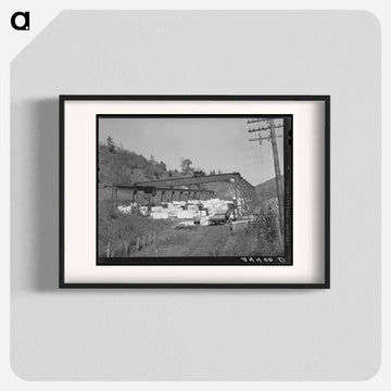 Stone Quarry along U.S. No. 7 near Arlington, Vermont
 - ラッセル リー Poster.