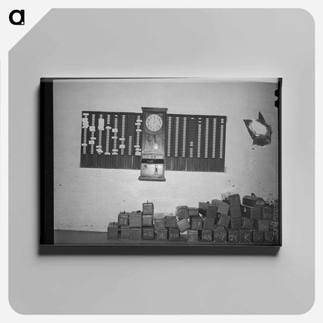 アートパネル-Time Clock and Tool Boxes at Vocational School
 - ラッセル リー Canvas.