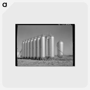 アートポストカード-Gas Tanks in Oil Field, Oklahoma City
 - ラッセル リー Postcard.