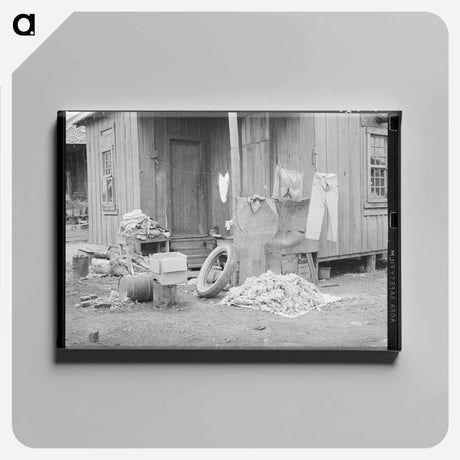 アートパネル-Clothing and Belongings Outside a House
 - ラッセル リー Canvas.