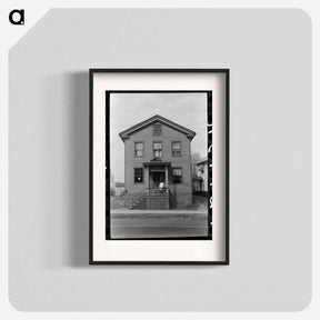 アートポスター-House with Articles on Roof of Porch During Fall House Cleaning, Meriden, Connecticut
 - ラッセル リー Poster.