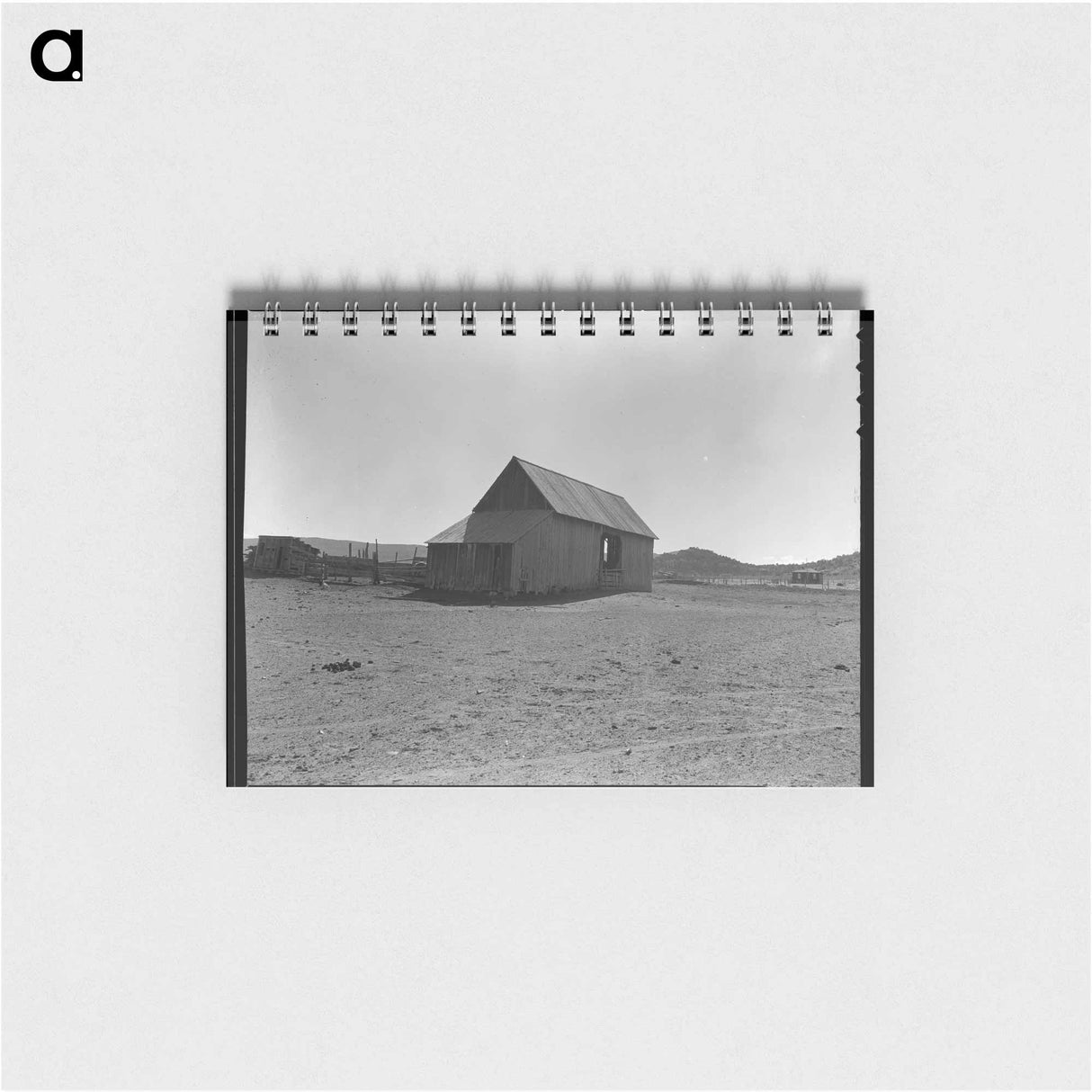 Typical barn on the edge of town. Escalante, Utah. - ドロテア ラング Memo.