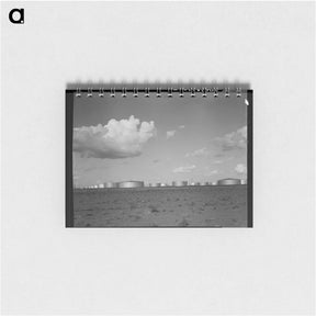 アートメモ帳-Oil tank farm near Odessa, Texas - ドロテア ラング Memo.
