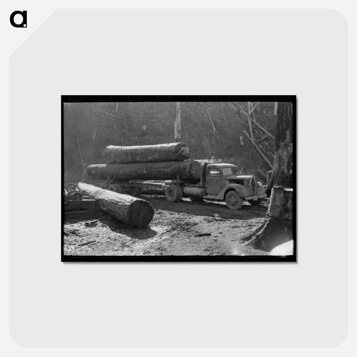 アートポストカード-Loading Logs onto Truck
 - ラッセル リー Postcard.
