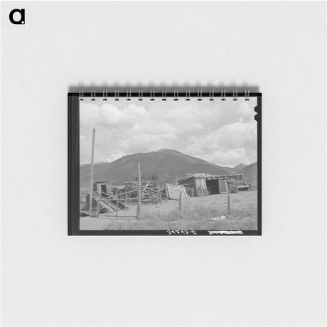 アートメモ帳-Barnyard of Spanish-American Farmer near Questa, New Mexico
 - ラッセル リー Memo.