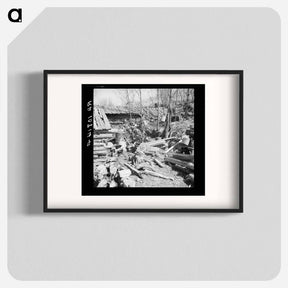 アートポスター-Backyard of Buckboard Charlie's Shack Near Iron River, Michigan
 - ラッセル リー Poster.