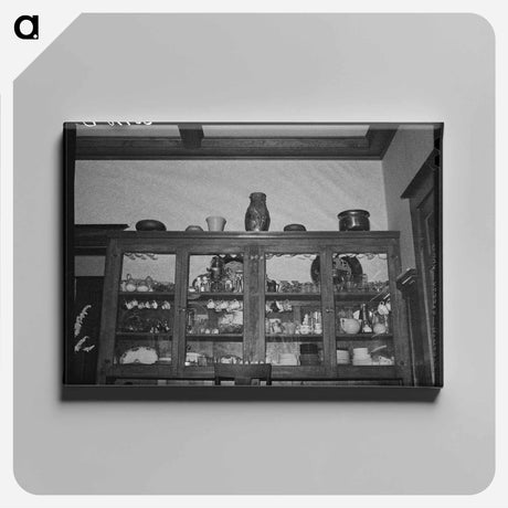 アートパネル-China Cabinet in a Fruit Farmer's Home
 - ラッセル リー Canvas.