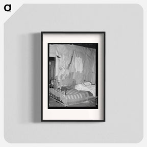 アートポスター-Tenant Farmer's Bedroom with American Flag Quilt
 - ラッセル リー Poster.
