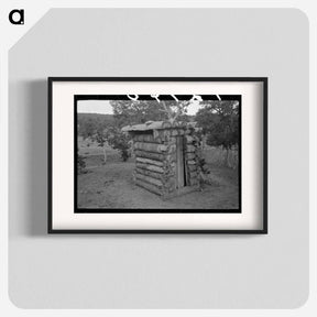 アートポスター-Log Privy on Homesteader's Farm, Pie Town, New Mexico
 - ラッセル リー Poster.