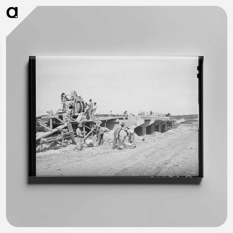 アートパネル-Road Workers Building a Bridge, Menard County, Texas
 - ラッセル リー Canvas.