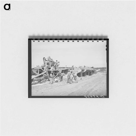 アートメモ帳-Road Workers Building a Bridge, Menard County, Texas
 - ラッセル リー Memo.