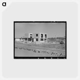 アートポストカード-Men Working on Roof, Jersey Homesteads
 - ラッセル リー Postcard.