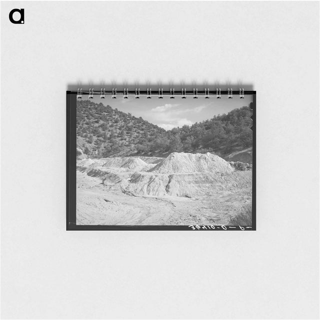 アートメモ帳-Tailings at Abandoned Copper Mine, Leopold, New Mexico
 - ラッセル リー Memo.