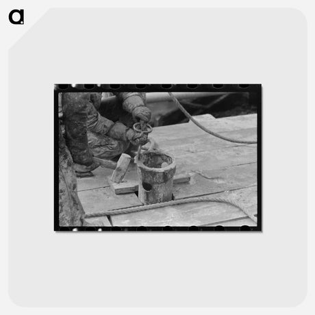 アートポストカード-Roughnecks Guiding Bailer into Hole
 - ラッセル リー Postcard.