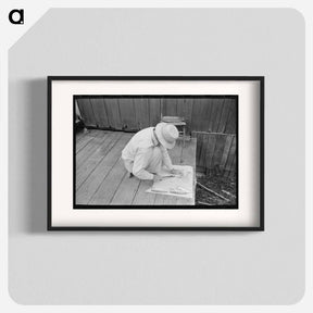 アートポスター-Man Cleaning Fish, Olga, Louisiana
 - ラッセル リー Poster.