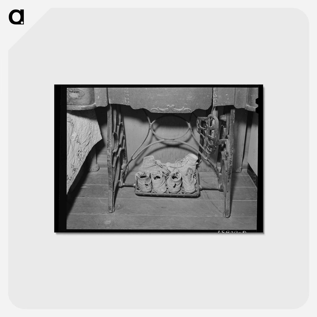 アートポストカード-Children's Shoes, Dead Ox Flat, Oregon
 - ラッセル リー Postcard.