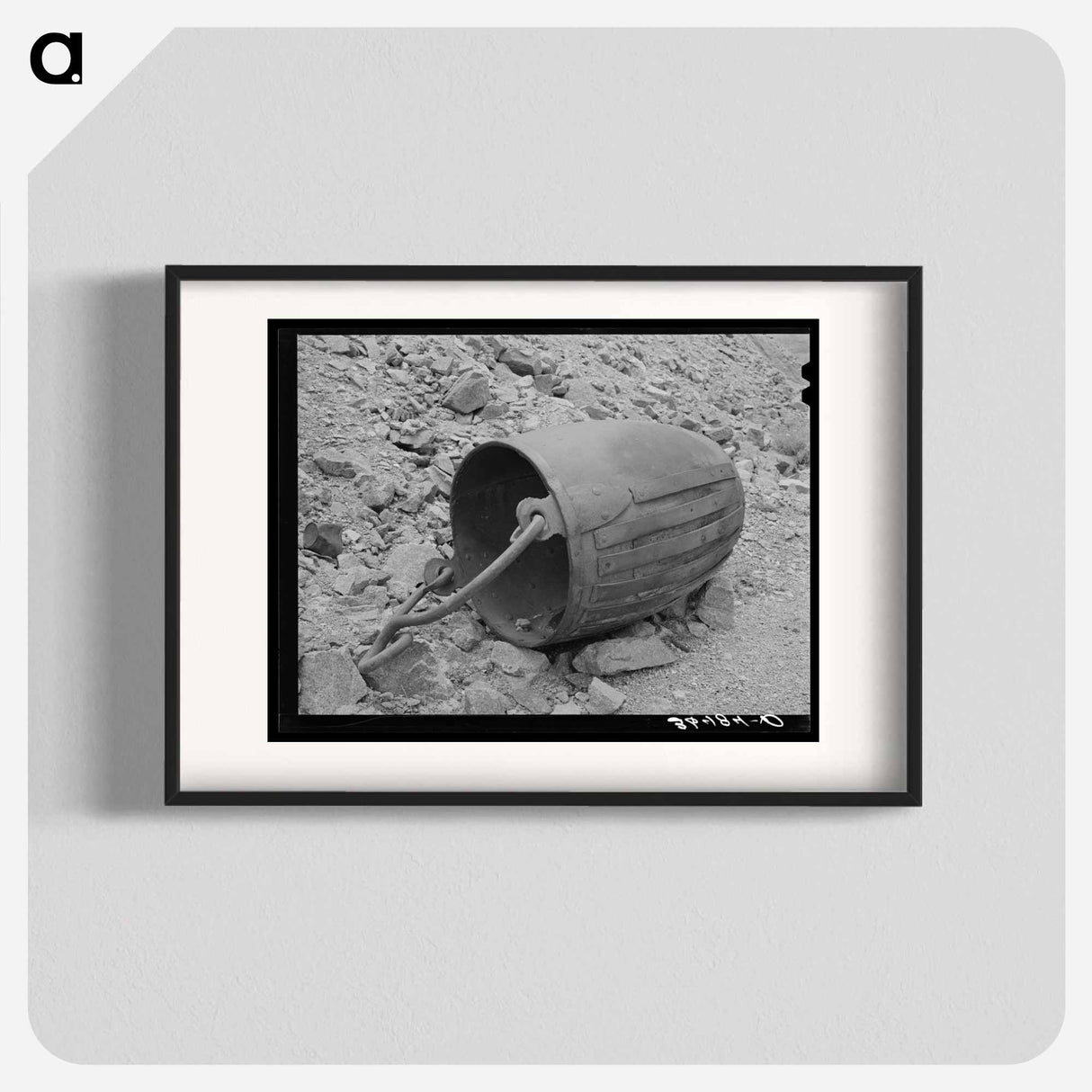 アートポスター-Gold Ore Bucket at Abandoned Mine, Pinos Altos, New Mexico
 - ラッセル リー Poster.